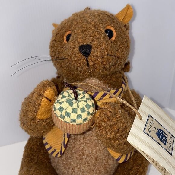 Hallmark Plush Shelby Squirrel Nuts For Fall Autumn 9" Plush Stuffed Animal - Picture 11 of 12